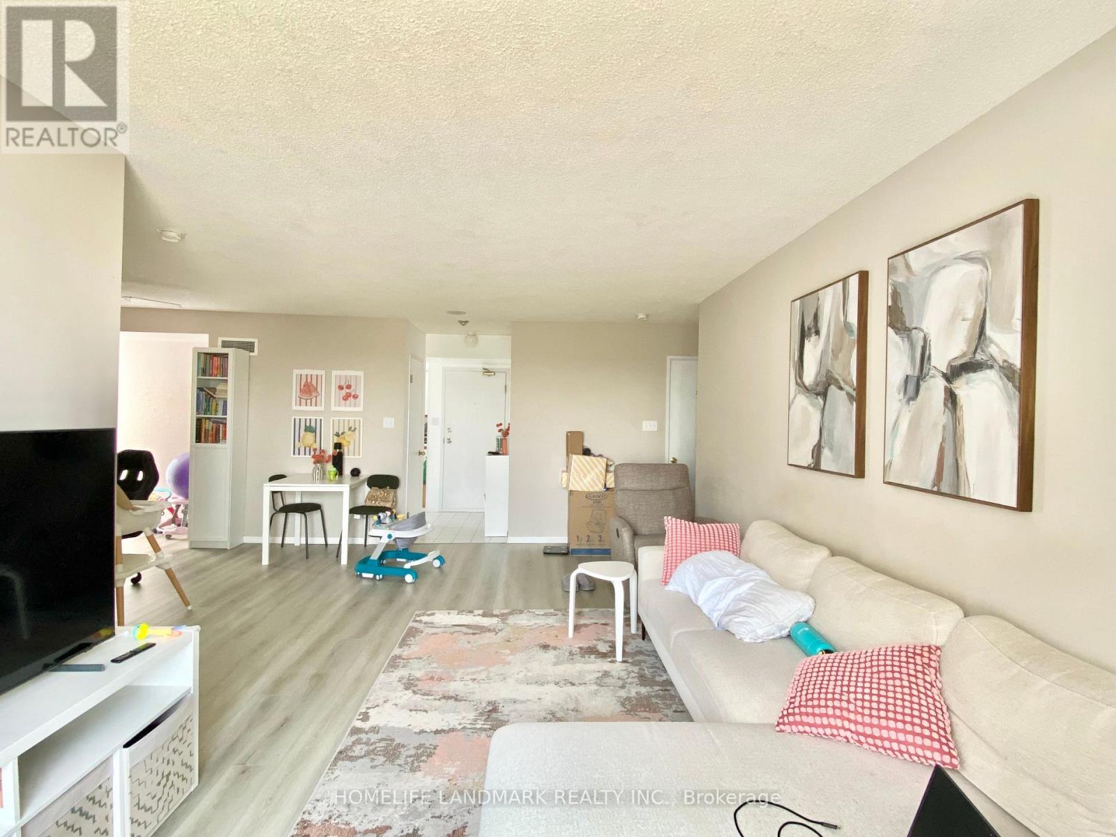 1802 - 1470 Midland Avenue, Toronto, Ontario M1P 4Z4 - Photo 4 - E13535972
