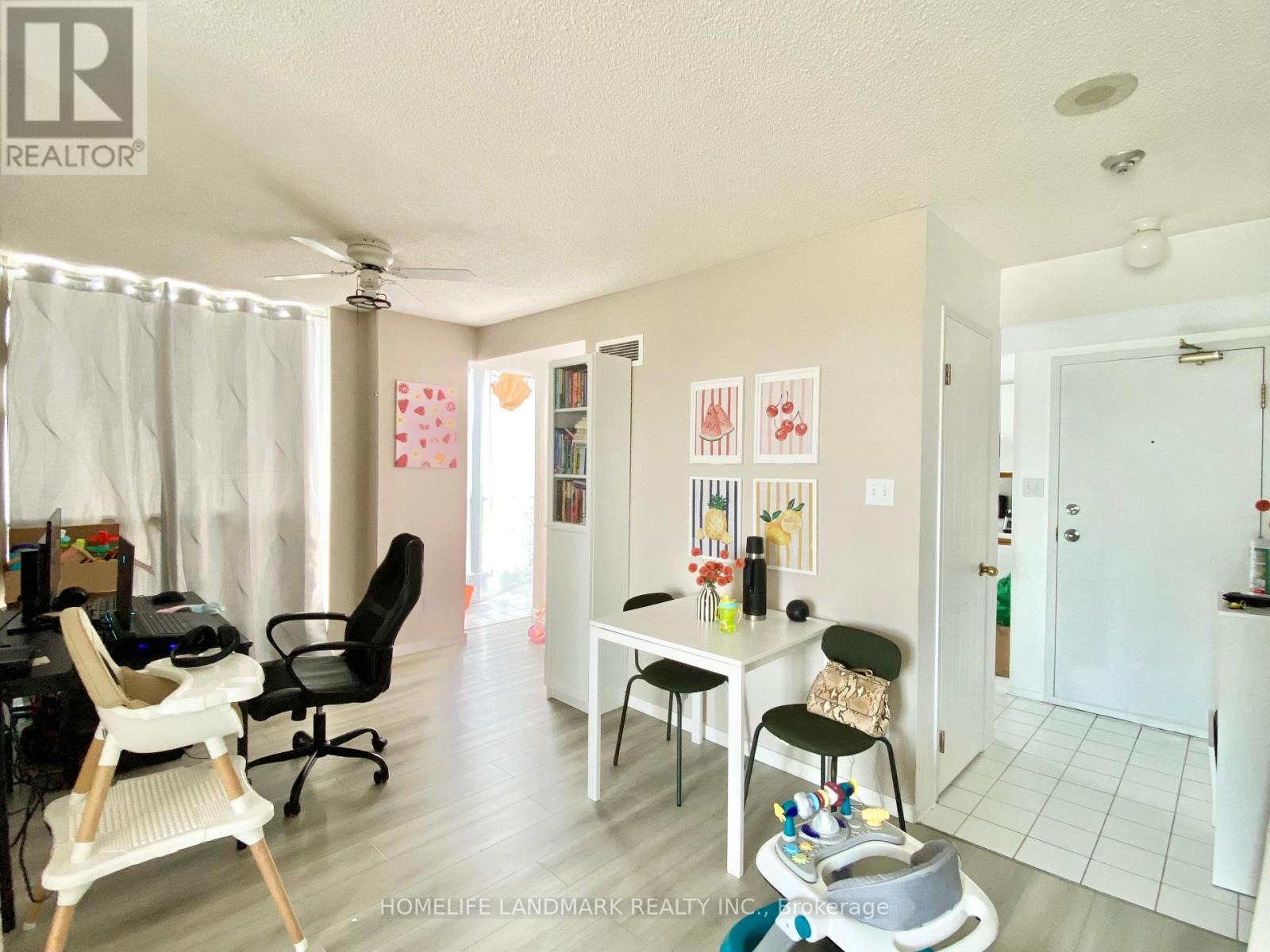1802 - 1470 Midland Avenue, Toronto, Ontario M1P 4Z4 - Photo 5 - E13535972