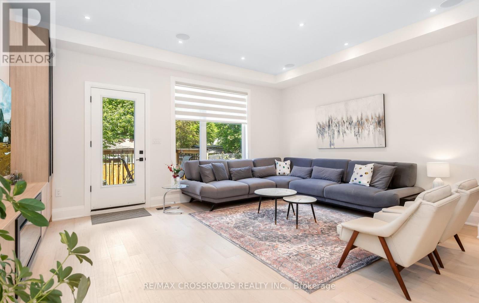 10 Hamstead Avenue, Toronto, Ontario M4C 2S4 - Photo 12 - E13536000