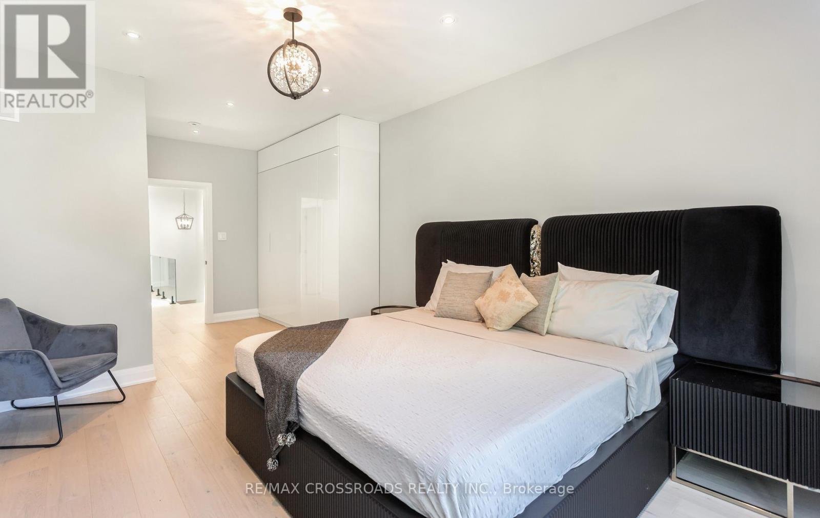 10 Hamstead Avenue, Toronto, Ontario M4C 2S4 - Photo 16 - E13536000
