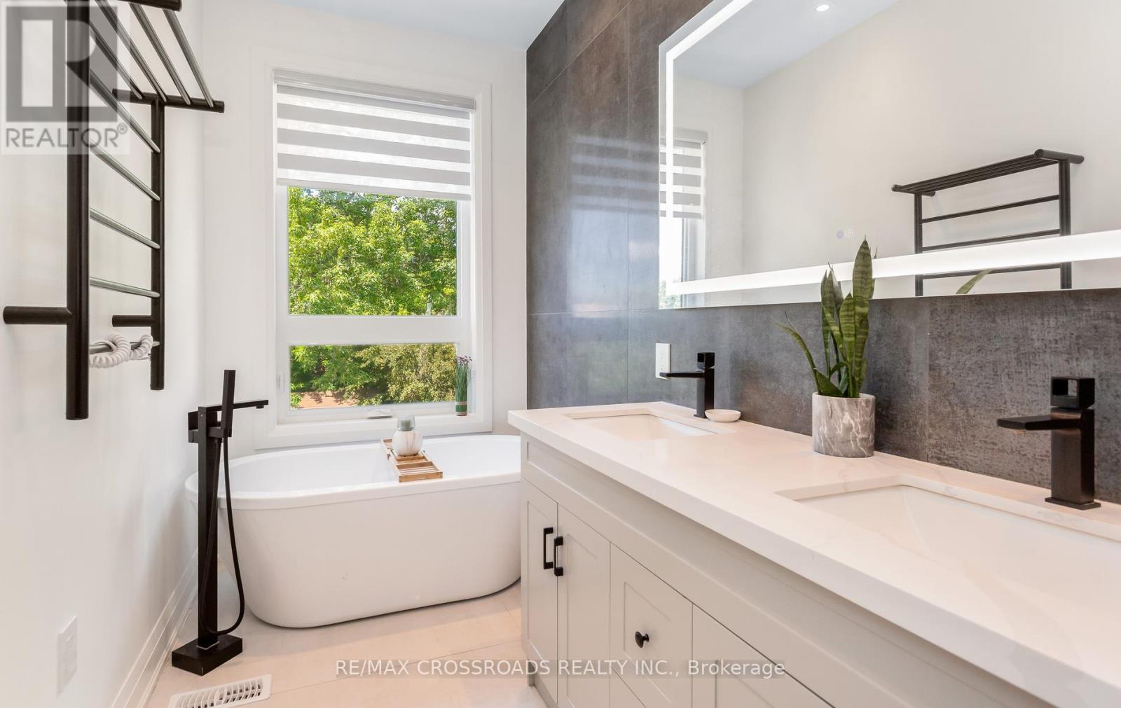 10 Hamstead Avenue, Toronto, Ontario M4C 2S4 - Photo 19 - E13536000