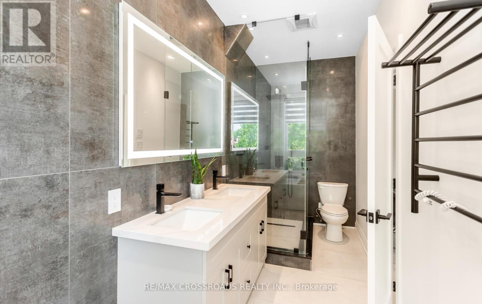 10 Hamstead Avenue, Toronto, Ontario M4C 2S4 - Photo 21 - E13536000