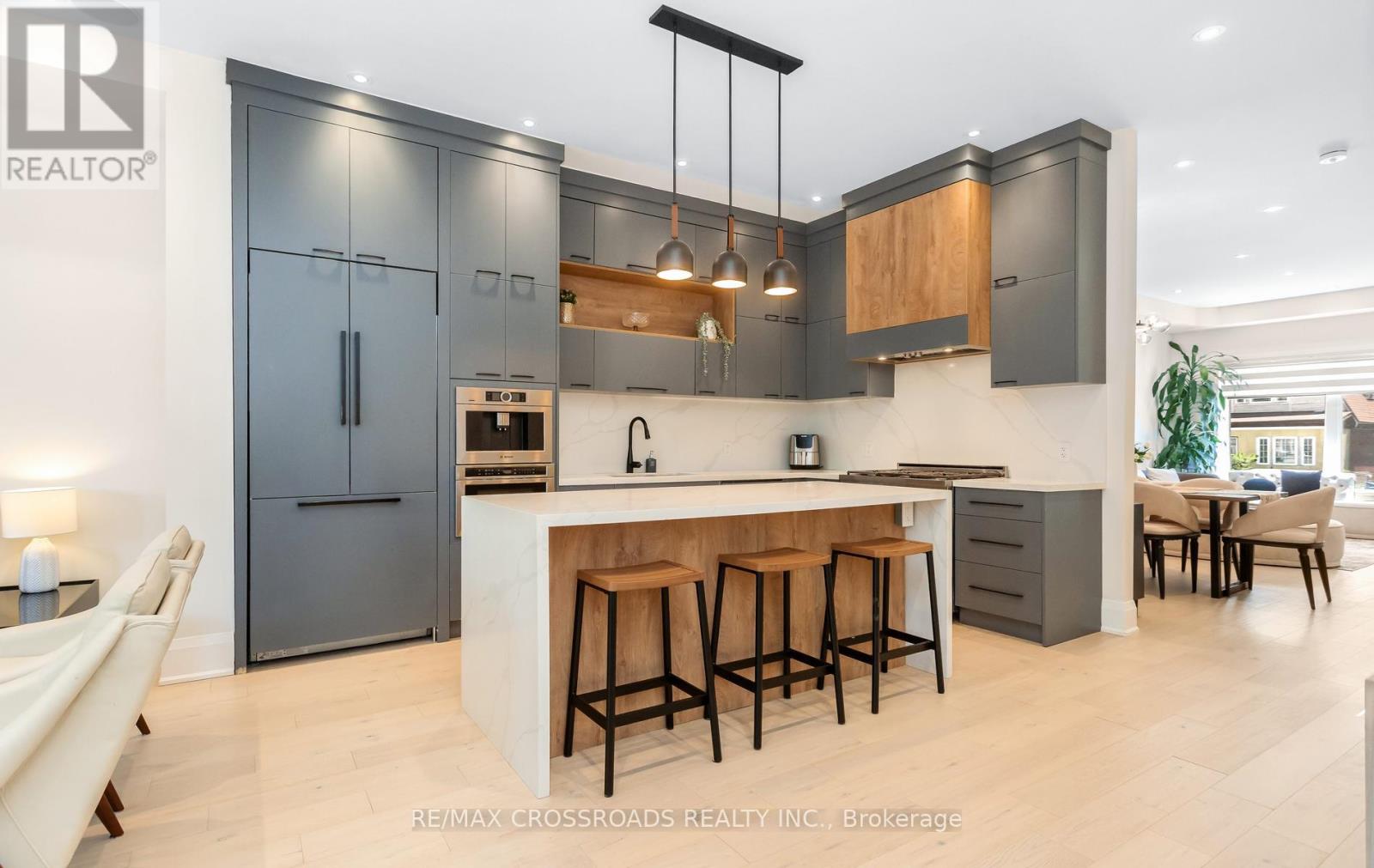 10 Hamstead Avenue, Toronto, Ontario M4C 2S4 - Photo 6 - E13536000