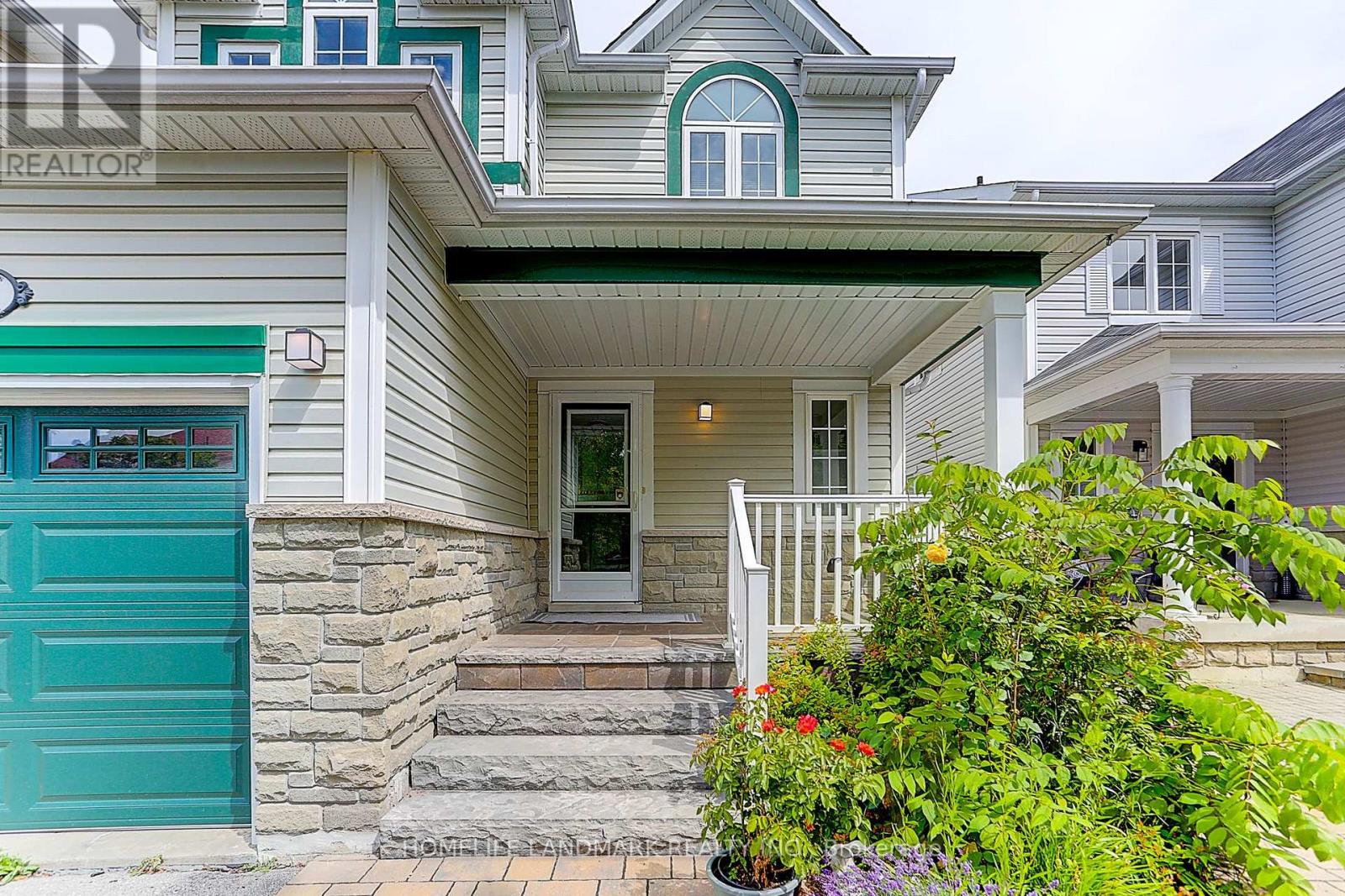 4 Sinden Drive, Whitby, Ontario  L1M 2B8 - Photo 3 - E13536002