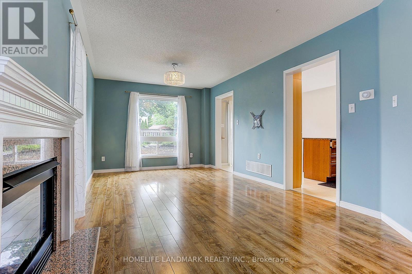 4 Sinden Drive, Whitby, Ontario  L1M 2B8 - Photo 7 - E13536002