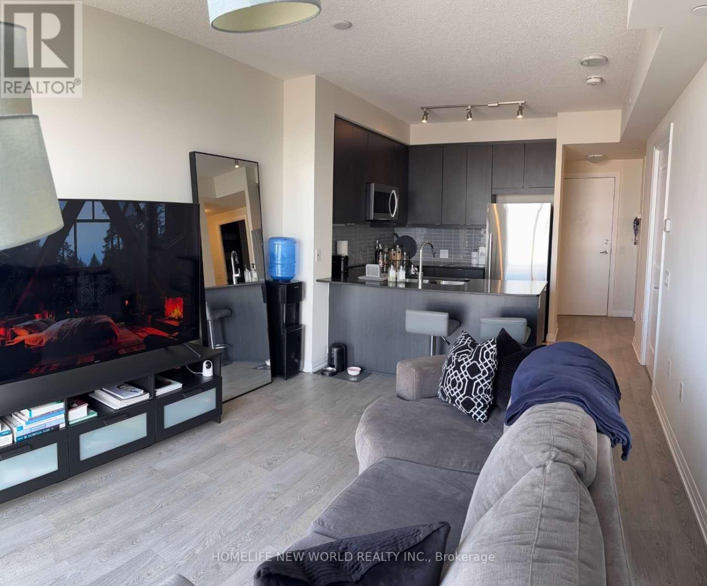 1806 - 50 Thomas Riley Road N, Toronto, Ontario  M9B 0C5 - Photo 3 - W13535976