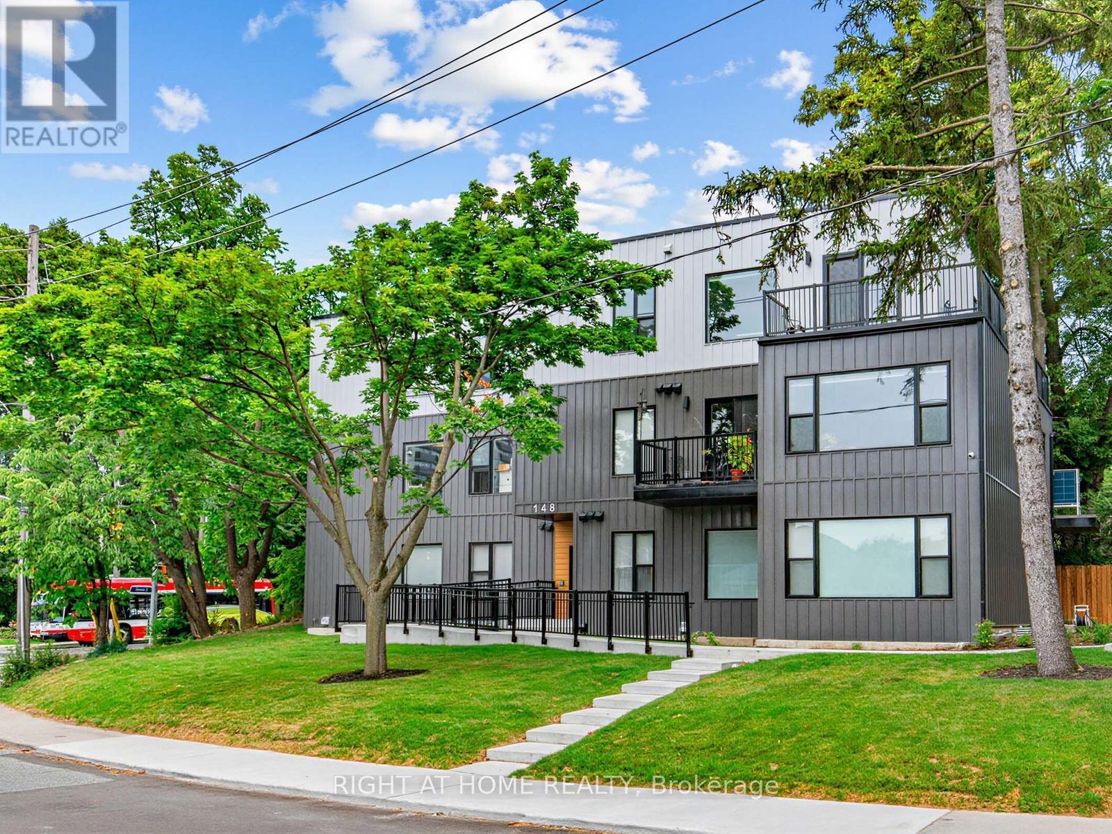 7 - 148 GLENLAKE AVENUE, Toronto, Ontario