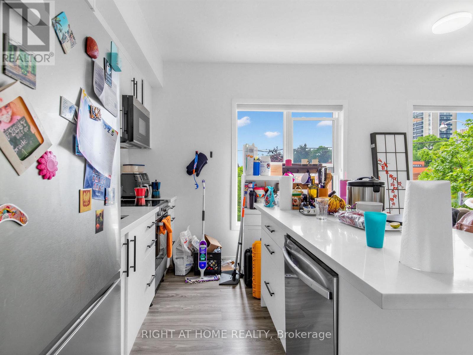 7 - 148 Glenlake Avenue, Toronto, Ontario M6P 1E7 - Photo 4 - W13535990