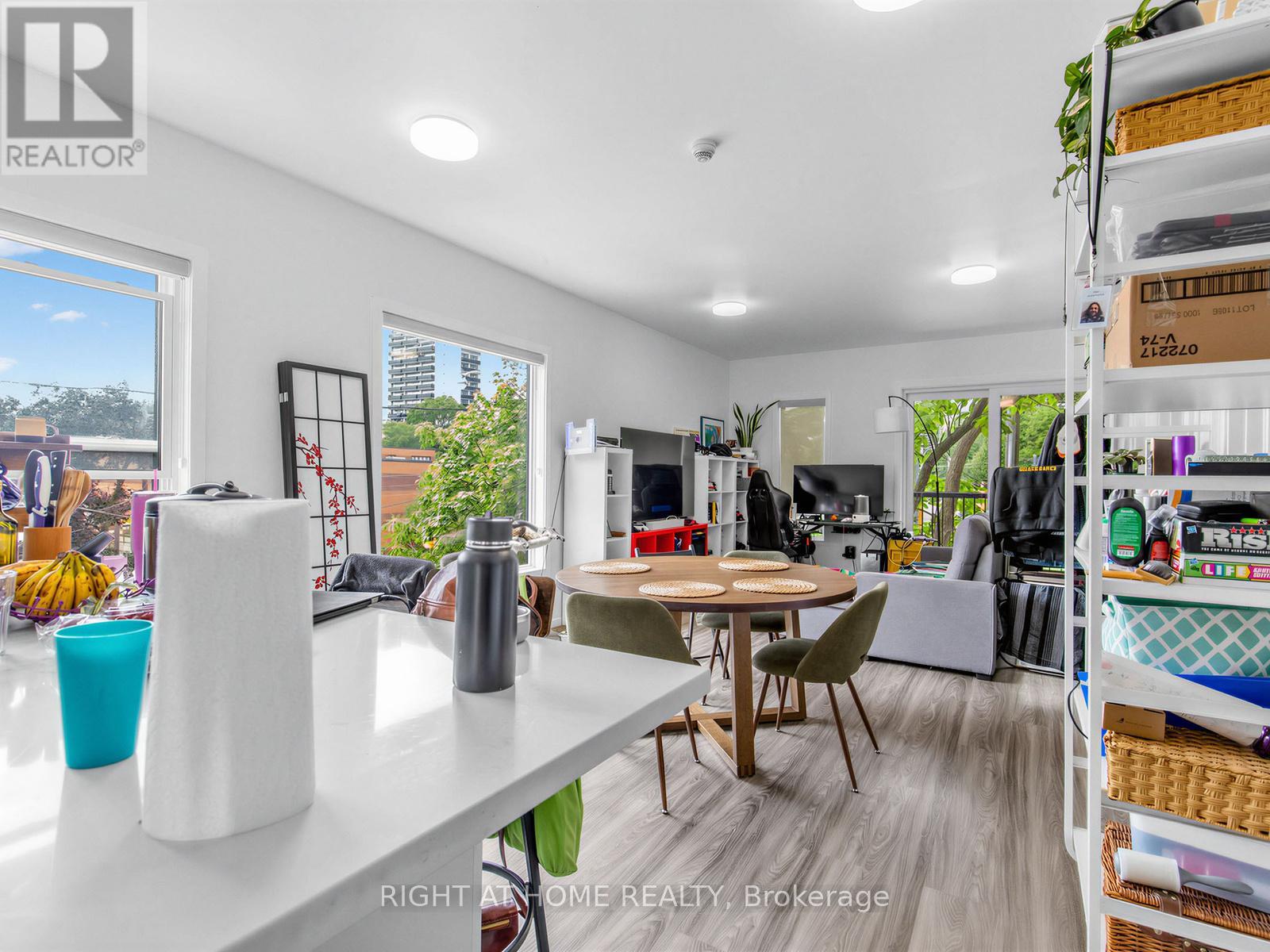 7 - 148 Glenlake Avenue, Toronto, Ontario M6P 1E7 - Photo 6 - W13535990