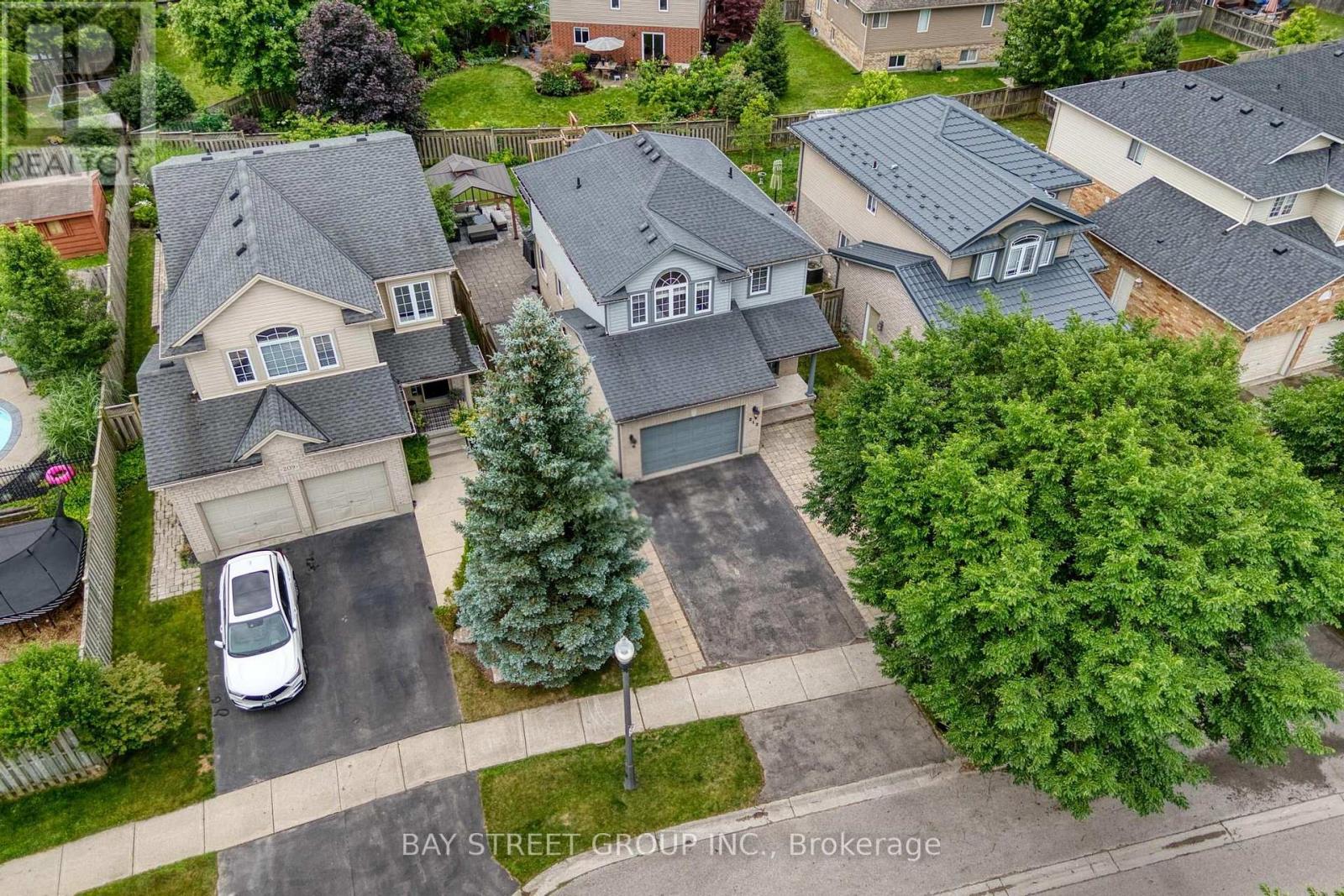 213 Hawthorne Road, London North, Ontario  N6G 5A2 - Photo 3 - X13535968