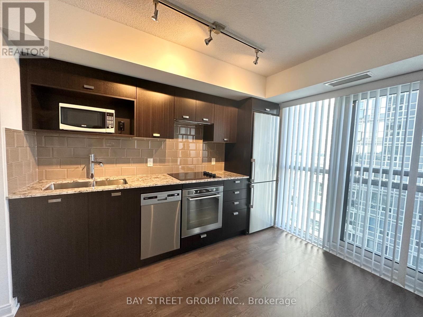 2217 - 275 VILLAGE GREEN SQUARE, Toronto (Agincourt South-Malvern West)