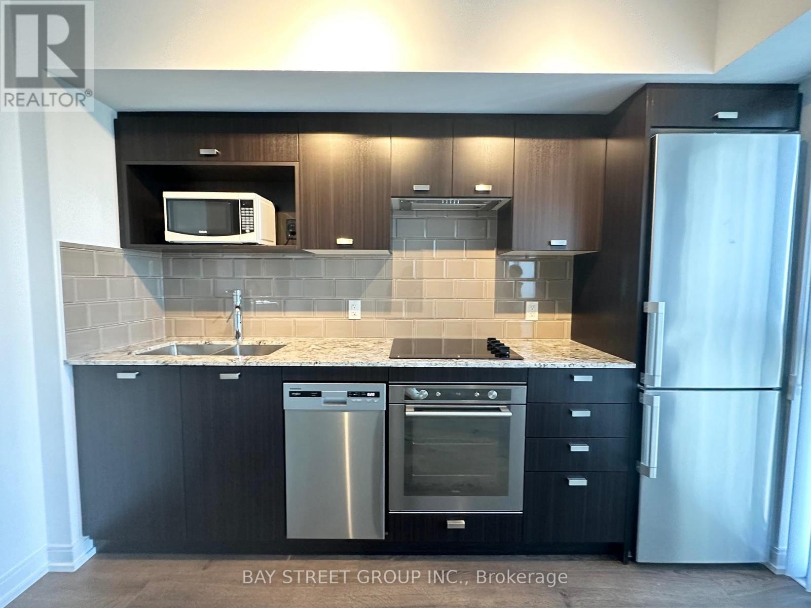 2217 - 275 Village Green Square, Toronto, Ontario  M1S 0L8 - Photo 2 - E13536042