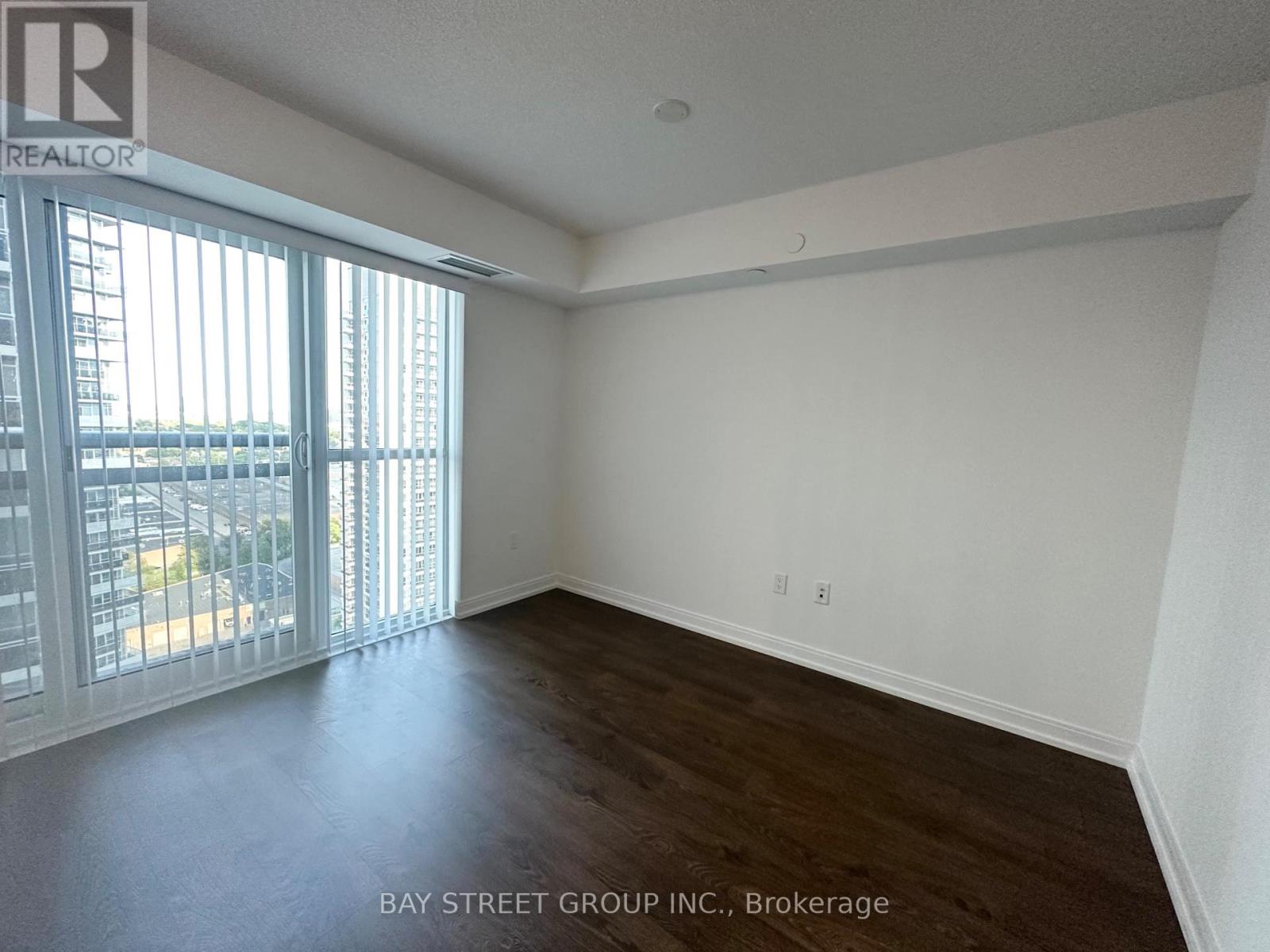 2217 - 275 Village Green Square, Toronto, Ontario  M1S 0L8 - Photo 3 - E13536042