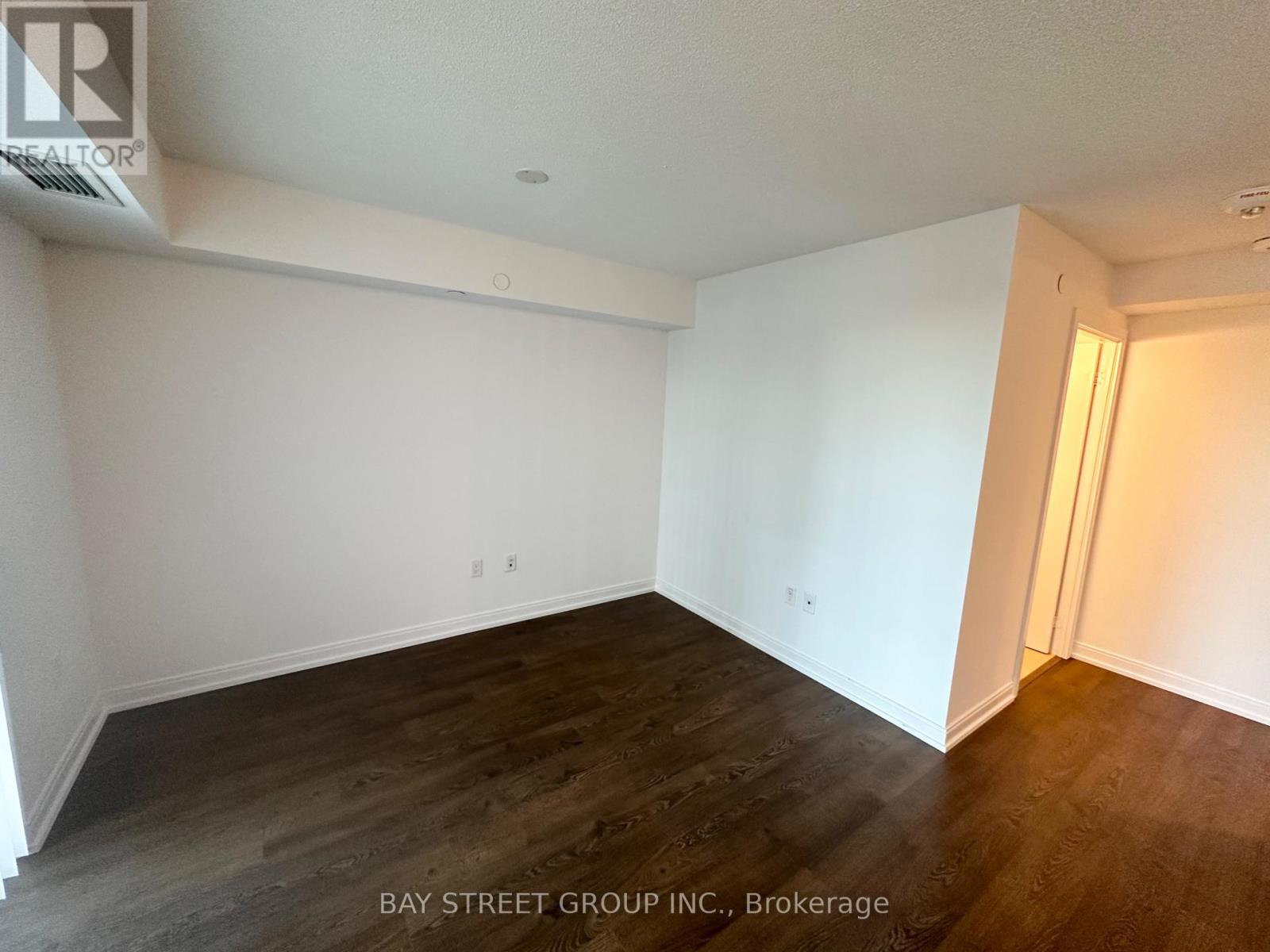 2217 - 275 Village Green Square, Toronto, Ontario  M1S 0L8 - Photo 4 - E13536042