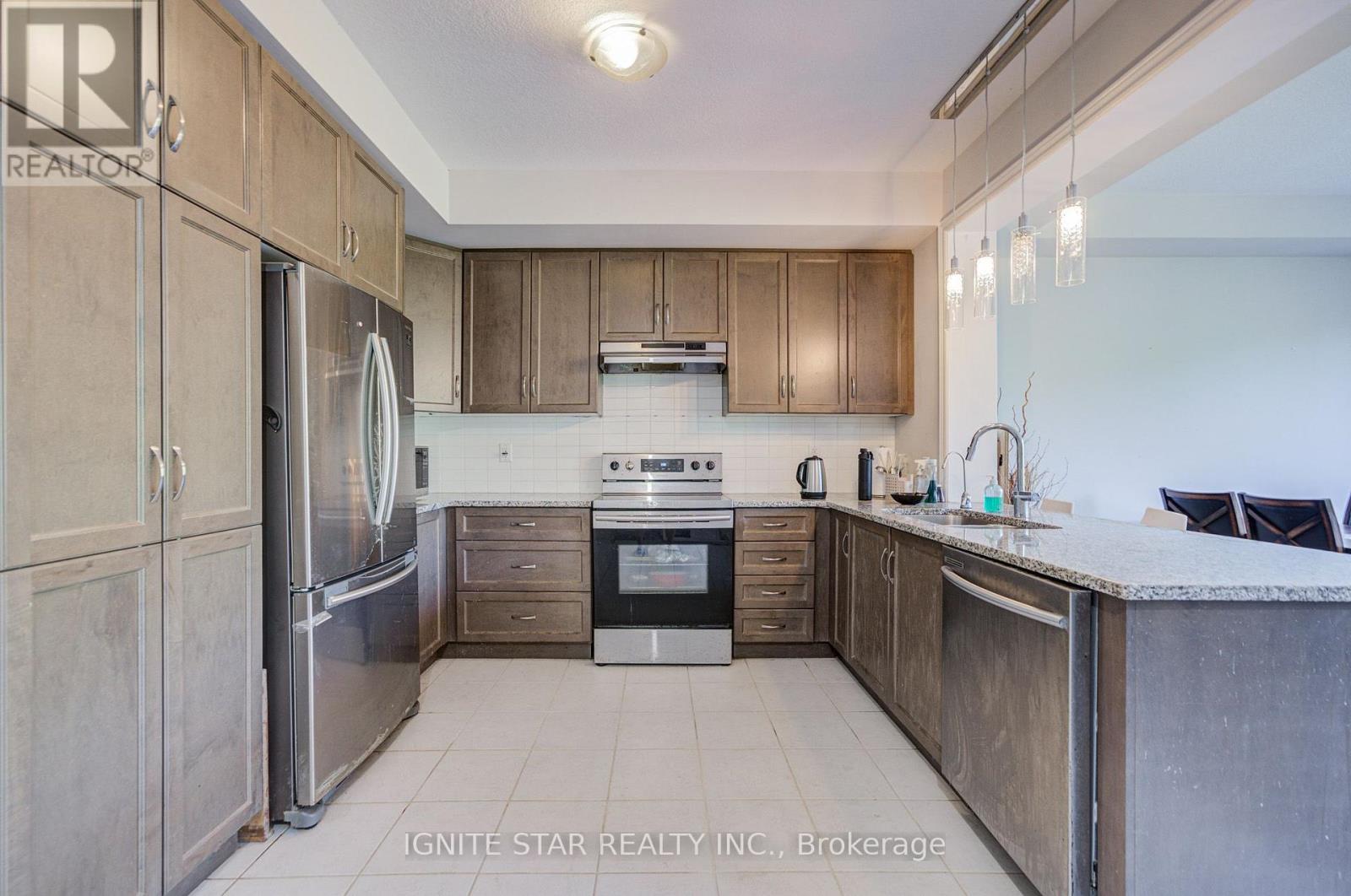 3305 Mockingbird Common, Oakville, Ontario  L6H 0X1 - Photo 6 - W13536036