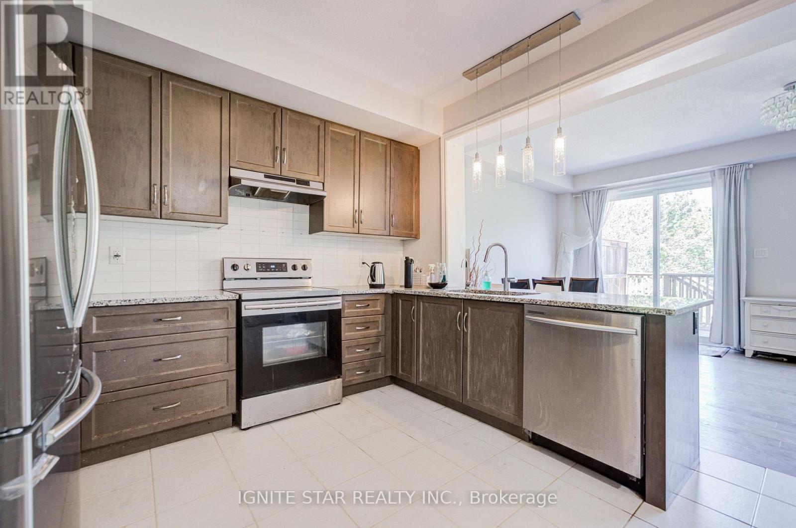 3305 Mockingbird Common, Oakville, Ontario  L6H 0X1 - Photo 7 - W13536036