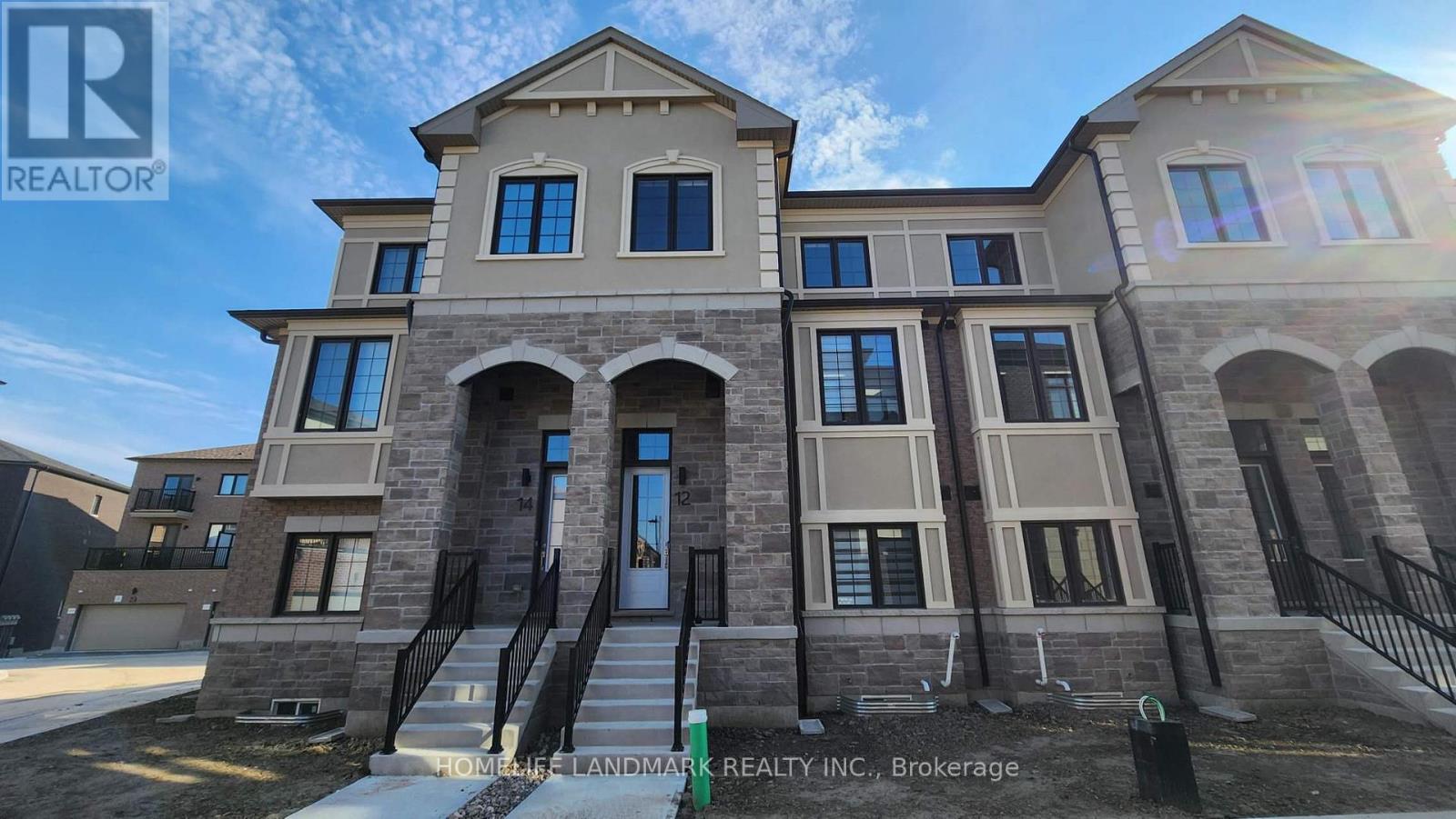 12 VICTOR METCALF LANE, Richmond Hill, Ontario