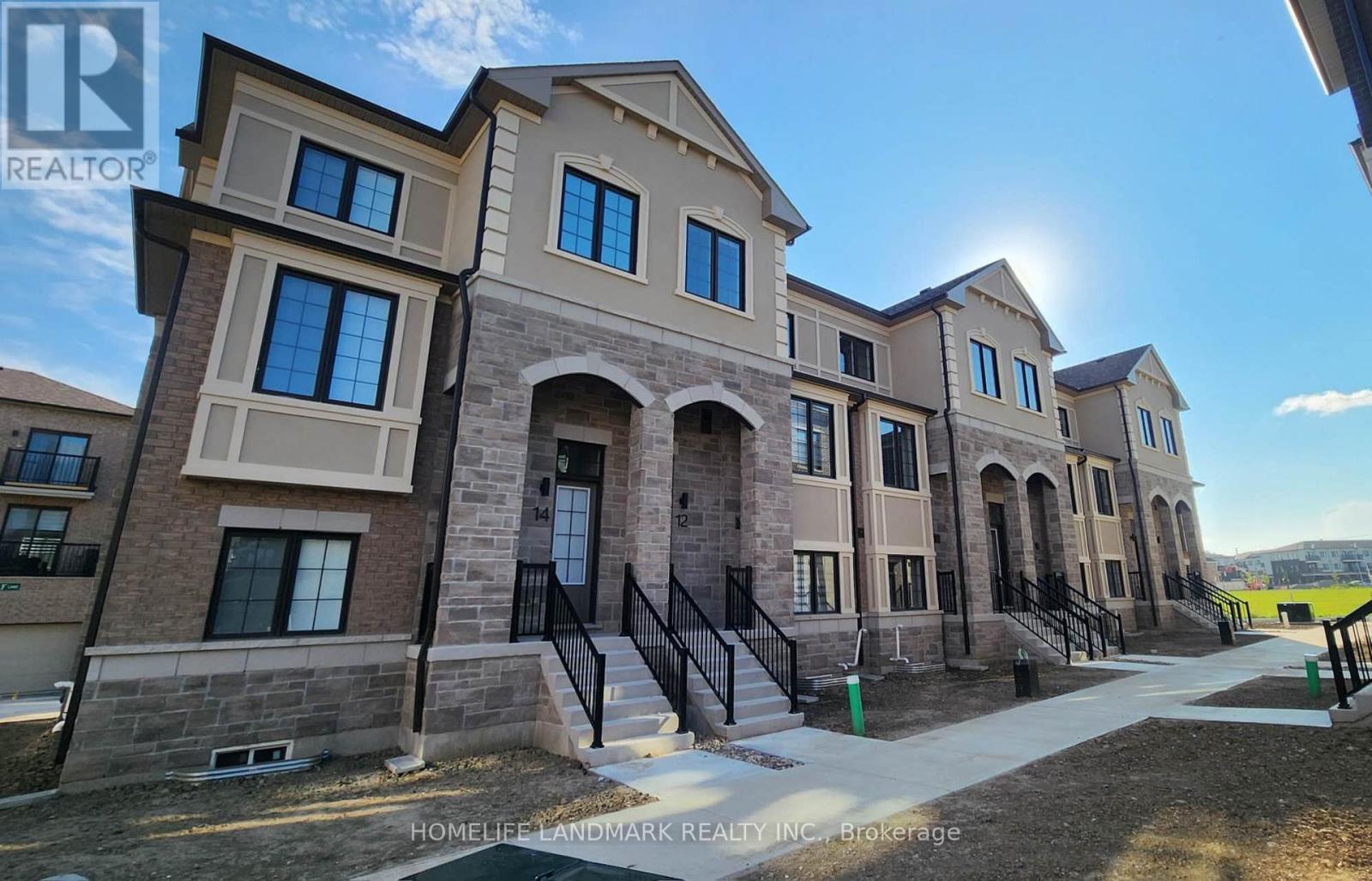 12 Victor Metcalf Lane, Richmond Hill, Ontario  L4B 0J7 - Photo 2 - N13528360