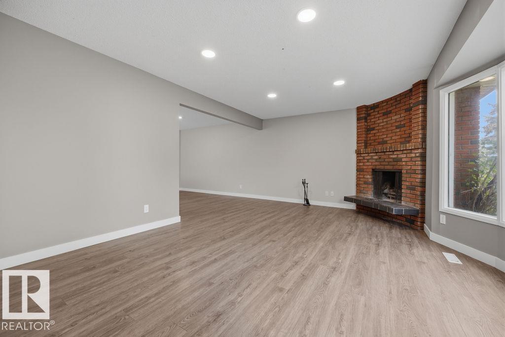 1291 Lakewood Rd W NW, Edmonton, Alberta  T6K 3L1 - Photo 5 - E4497575