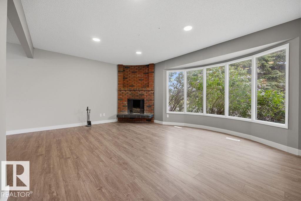 1291 Lakewood Rd W NW, Edmonton, Alberta  T6K 3L1 - Photo 6 - E4497575