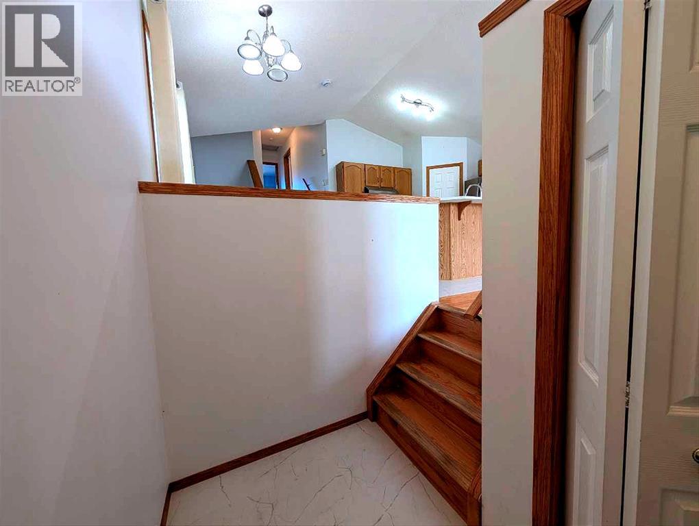 151 Taracove Estate Drive NE, Calgary, Alberta  T3J 4R1 - Photo 3 - A2325112