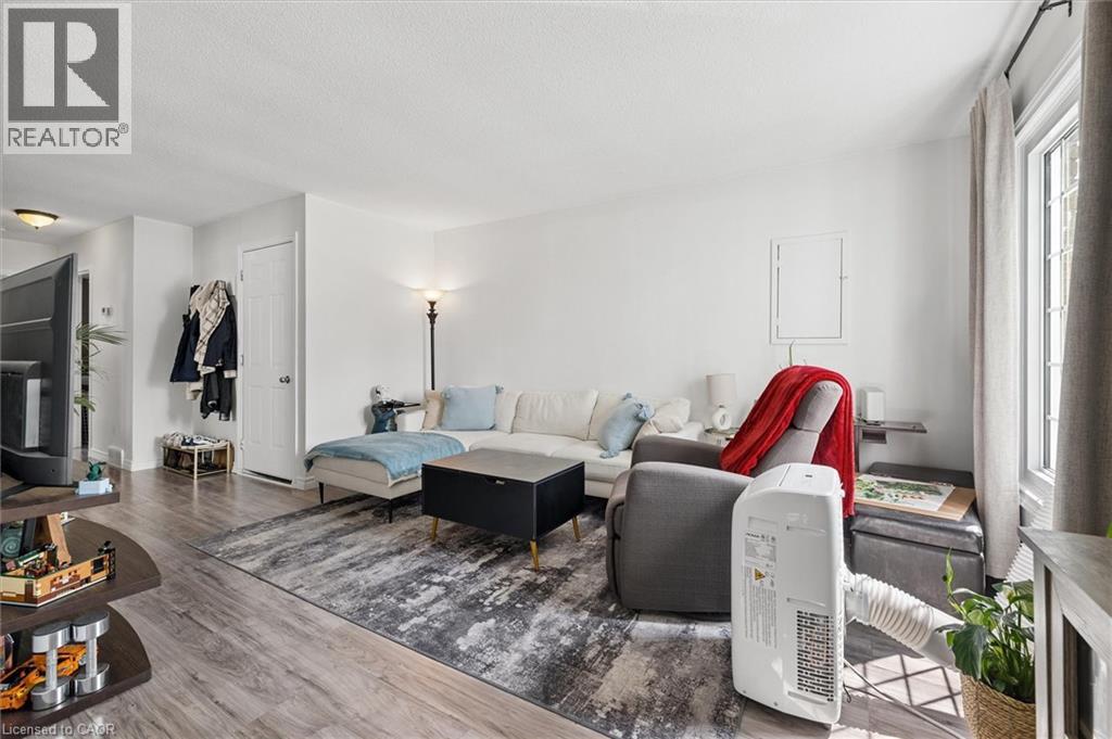 154 Graham Crescent, Stratford, Ontario  N5A 7G5 - Photo 6 - 40844394