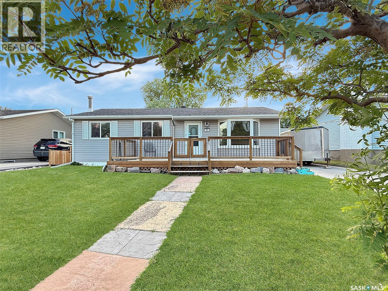 10 Macdonald CRESCENT, Swift Current, Saskatchewan