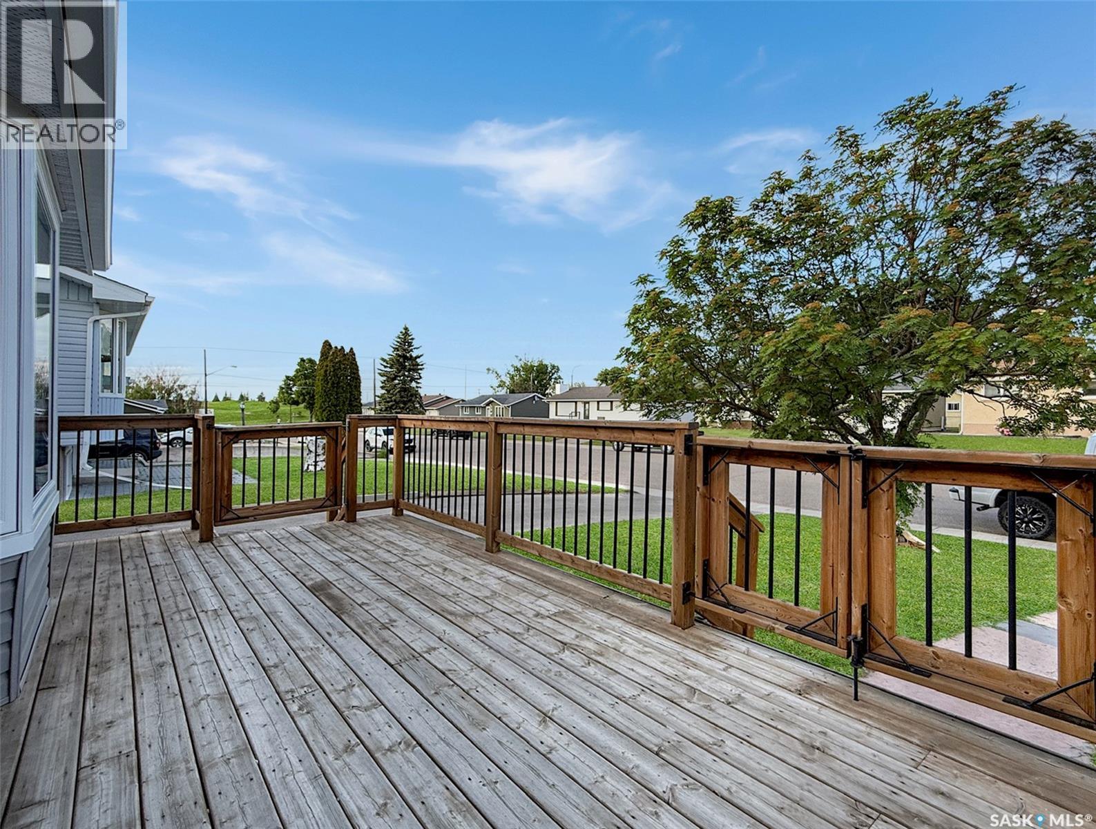 10 Macdonald Crescent, Swift Current, Saskatchewan  S9H 4A7 - Photo 2 - SK041683
