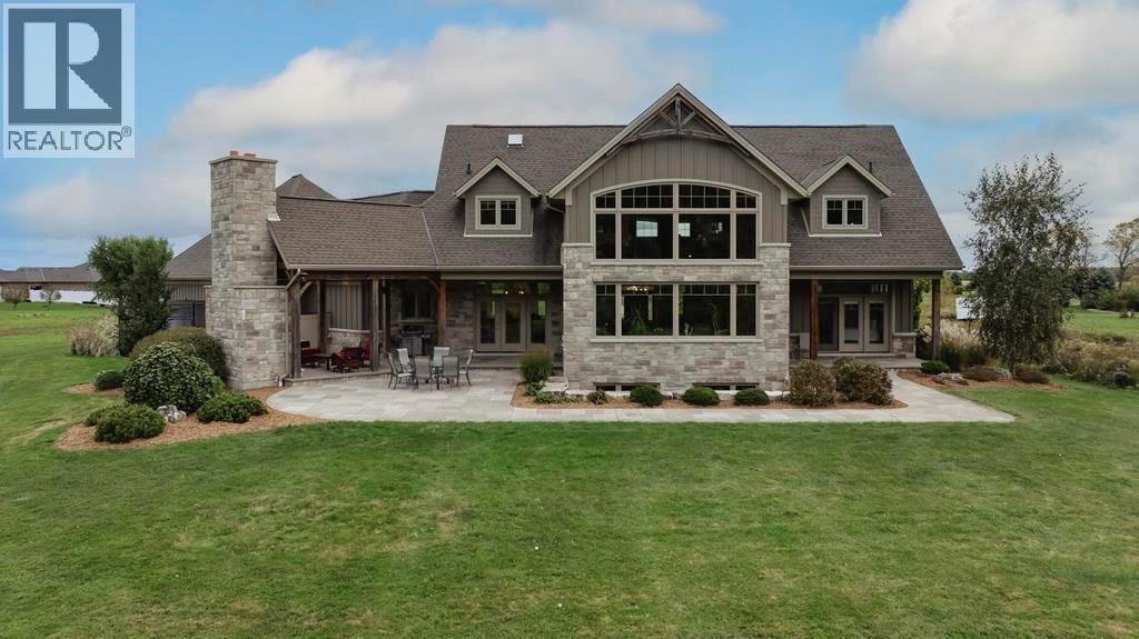 4640 LAKESHORE ROAD Plympton-Wyoming Ontario Canada N0N1J6 3
