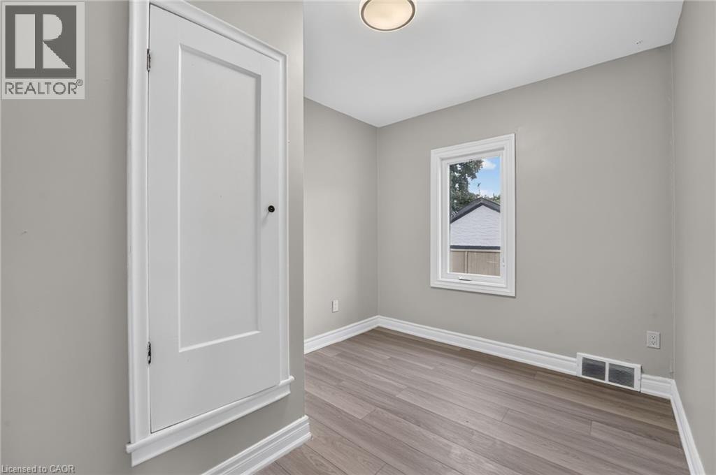 342 Carlton Street, St. Catharines, Ontario  L2N 1C4 - Photo 12 - 40845866