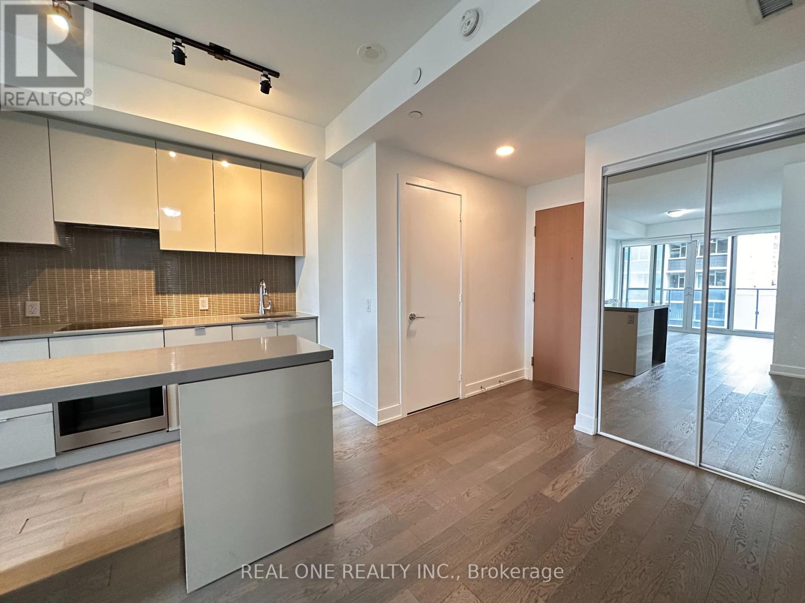 1606 - 7 Grenville Street, Toronto, Ontario  M4Y 0E9 - Photo 3 - C13536104