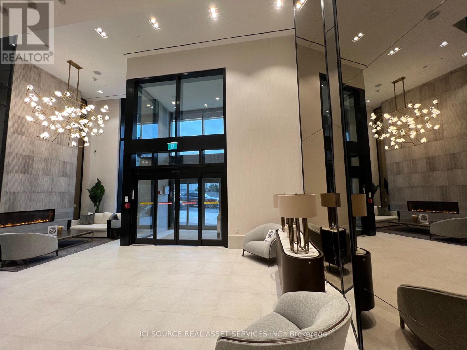 732 - 2020 Bathurst Street, Toronto, Ontario M5P 0A6 - Photo 2 - C13536152