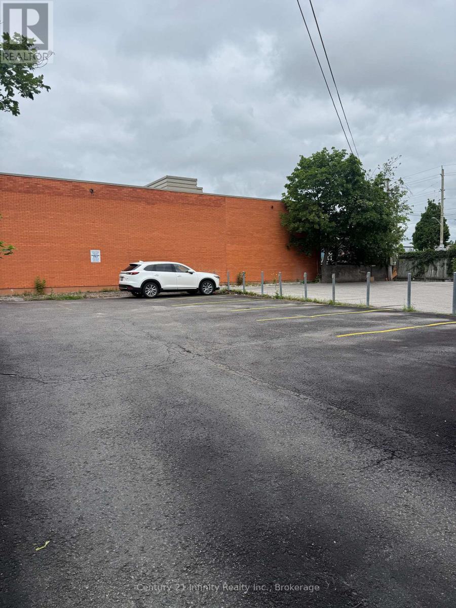 14 Ritson Road N, Oshawa, Ontario  L1G 5P3 - Photo 13 - E13536210