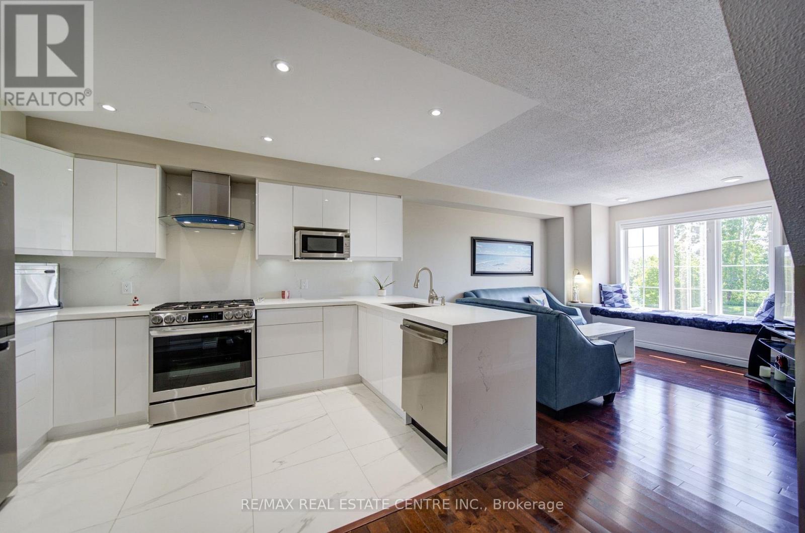 22 Lakeridge Drive, Toronto, Ontario  M1C 5C2 - Photo 14 - E13536196