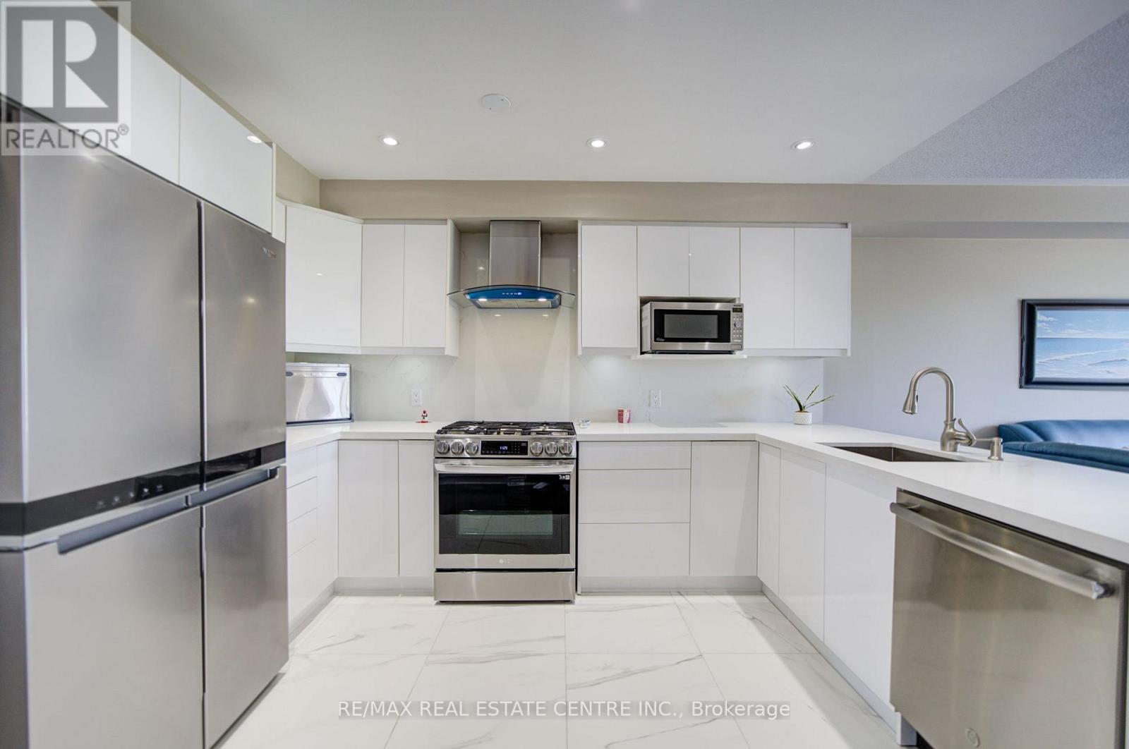 22 Lakeridge Drive, Toronto, Ontario  M1C 5C2 - Photo 17 - E13536196