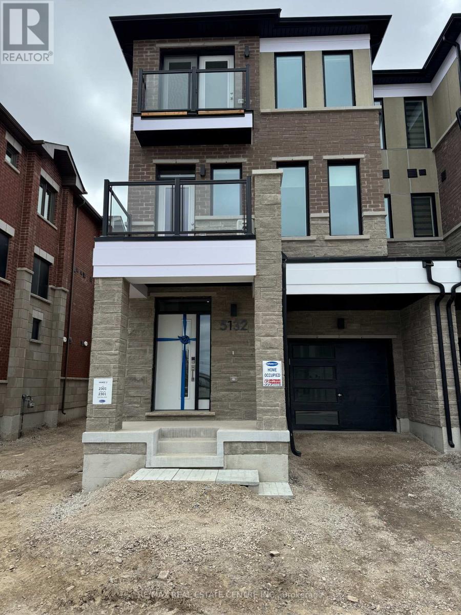 5132 Vetere Street, Mississauga, Ontario L5M 2S8 - Photo 2 - W13536168