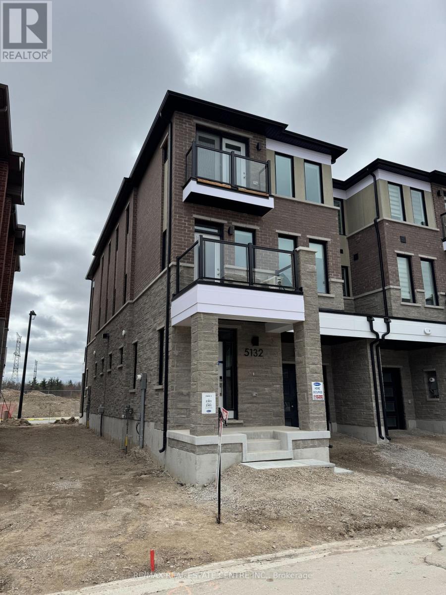 5132 Vetere Street, Mississauga, Ontario L5M 2S8 - Photo 3 - W13536168