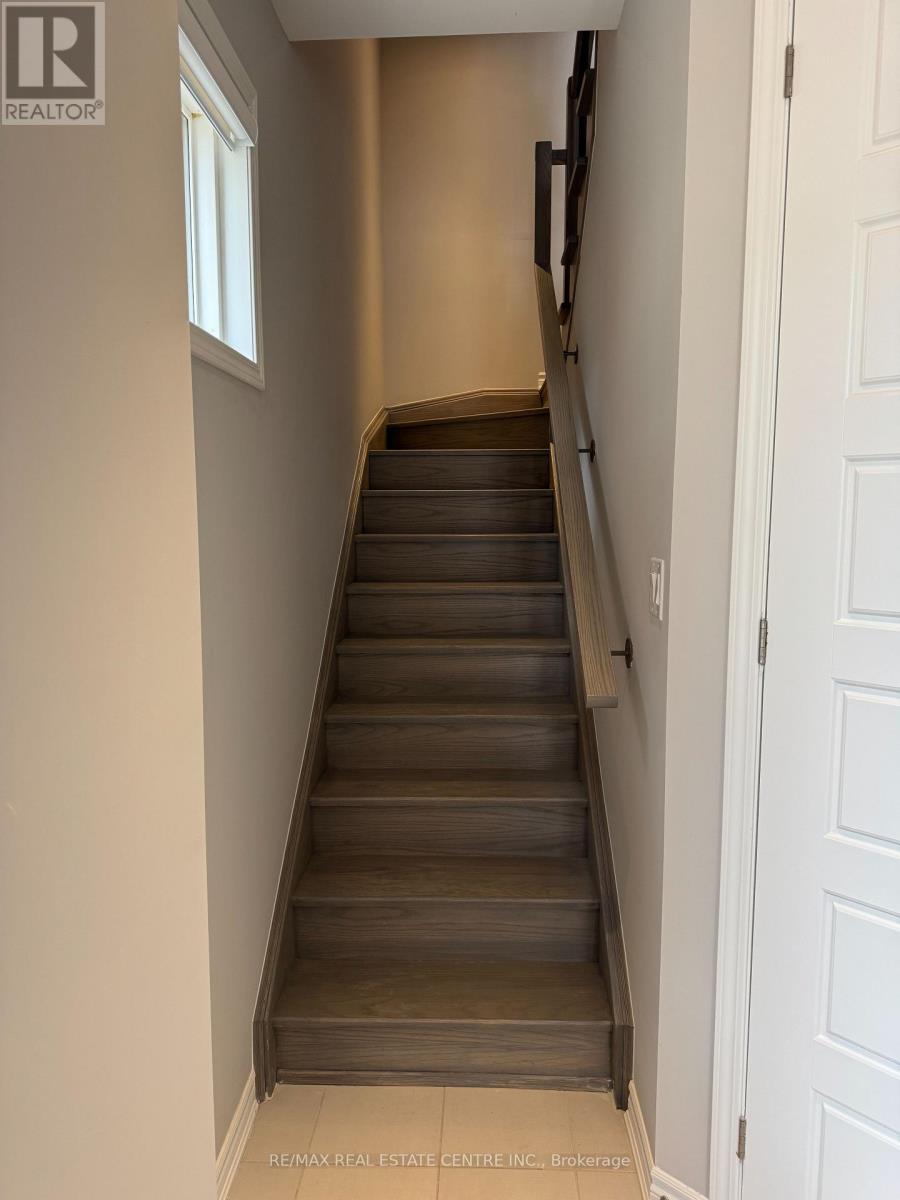 5132 Vetere Street, Mississauga, Ontario L5M 2S8 - Photo 4 - W13536168