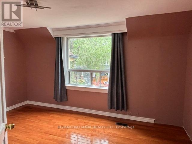 Upper - 33 Salem Avenue, Toronto, Ontario M6H 3C2 - Photo 4 - W13536184