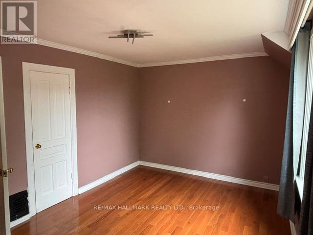 Upper - 33 Salem Avenue, Toronto, Ontario M6H 3C2 - Photo 5 - W13536184