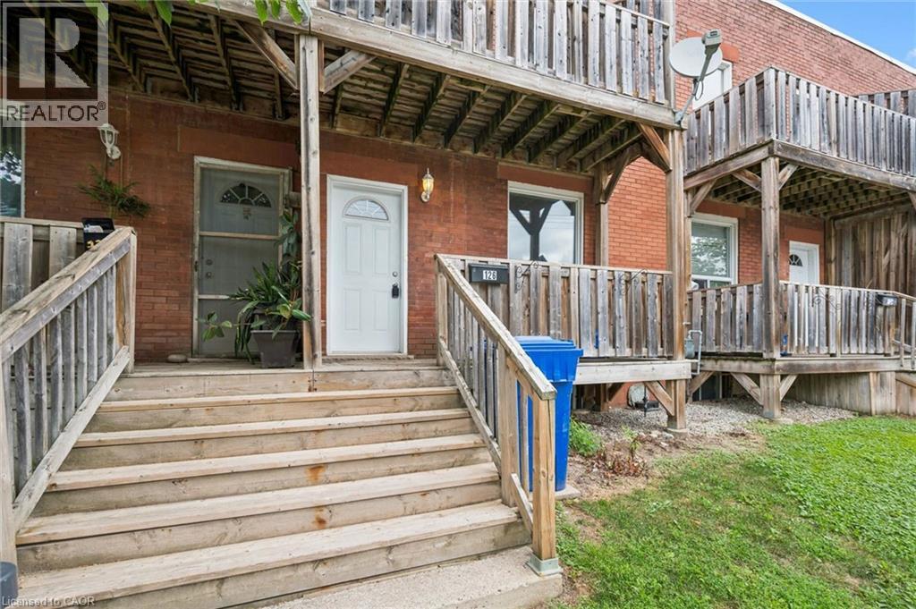 126 Wellington Street N, Kitchener, Ontario  N2H 5K1 - Photo 4 - 40845950