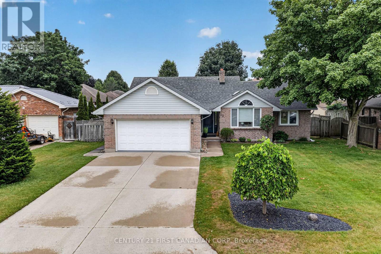 22 HERITAGE COURT, Strathroy-Caradoc, Ontario