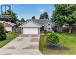 22 HERITAGE COURT, Strathroy-Caradoc, Ontario