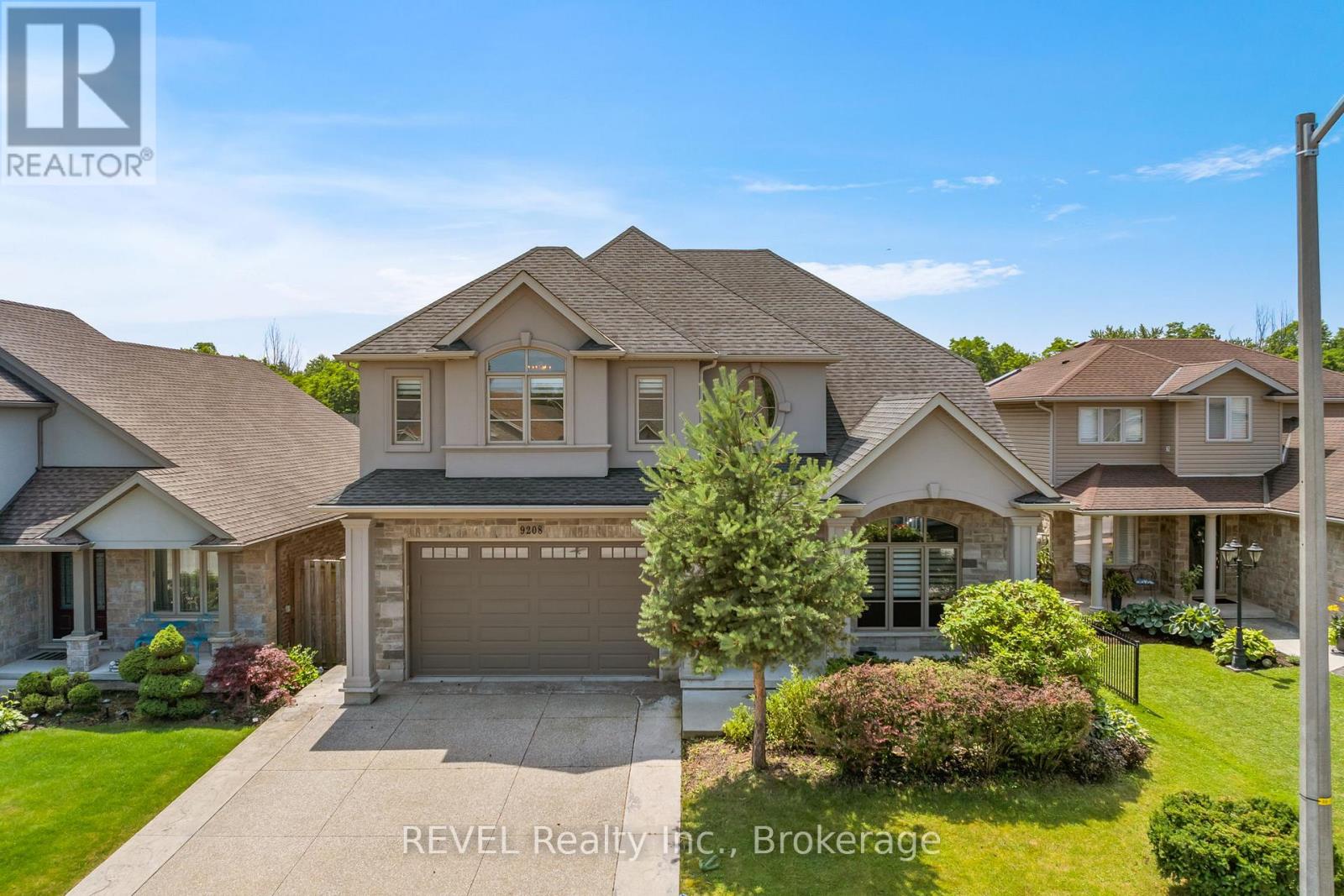 9208 Hendershot Boulevard, Niagara Falls, Ontario  L2H 0E3 - Photo 1 - X13536234