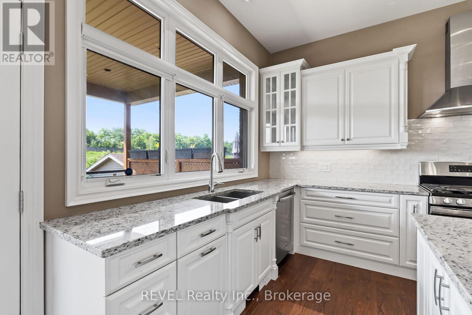 9208 Hendershot Boulevard, Niagara Falls, Ontario  L2H 0E3 - Photo 12 - X13536234