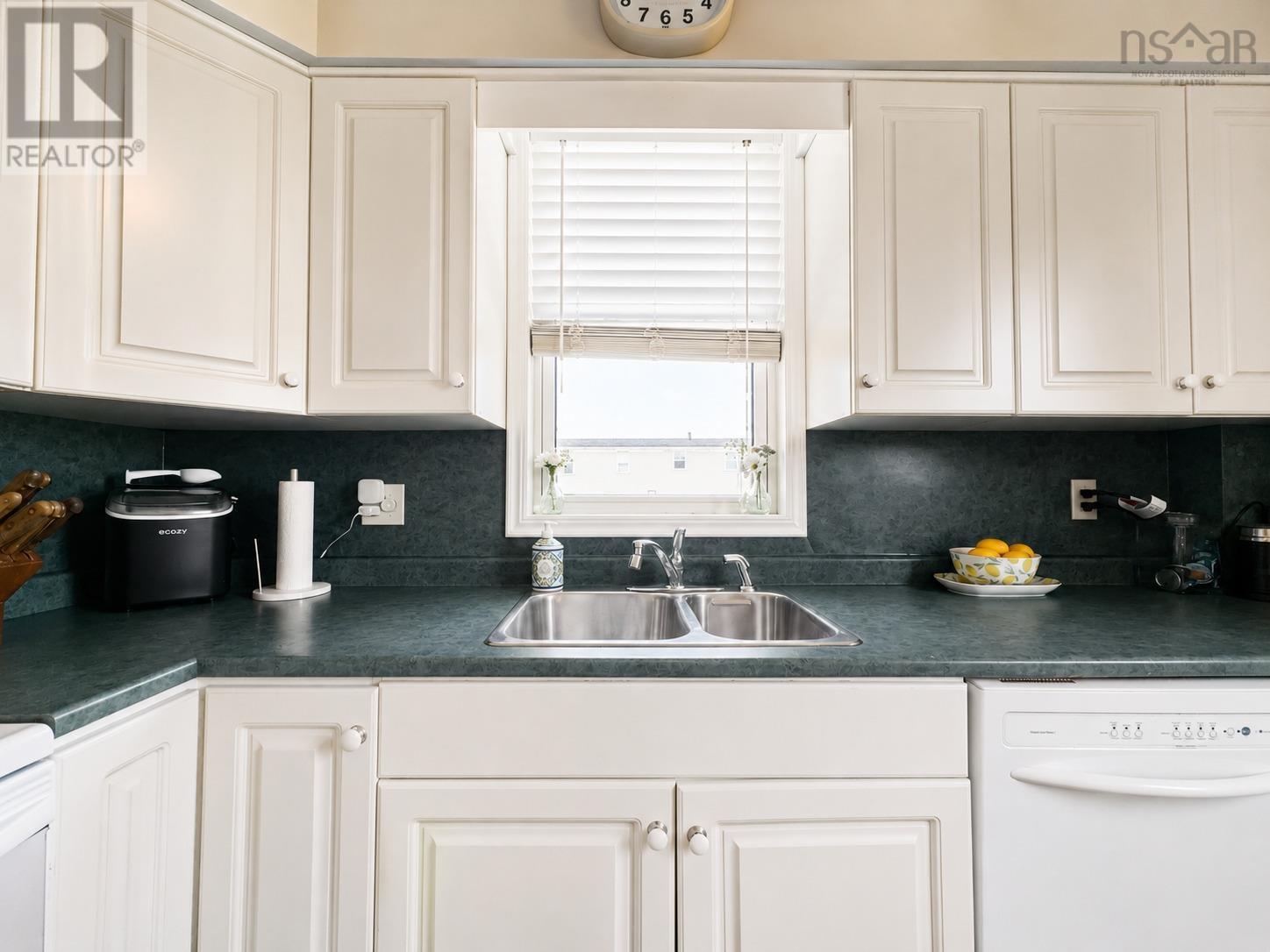 308 St. Peters Road, Sydney, Nova Scotia  B1P 4R1 - Photo 10 - 202616840