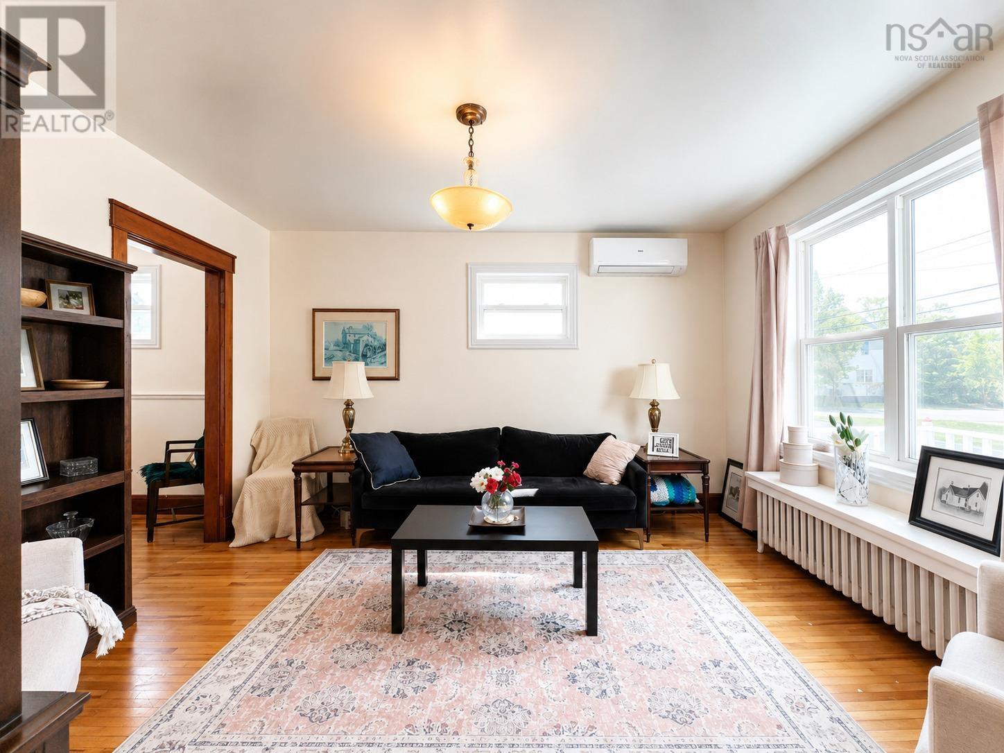 308 St. Peters Road, Sydney, Nova Scotia  B1P 4R1 - Photo 4 - 202616840