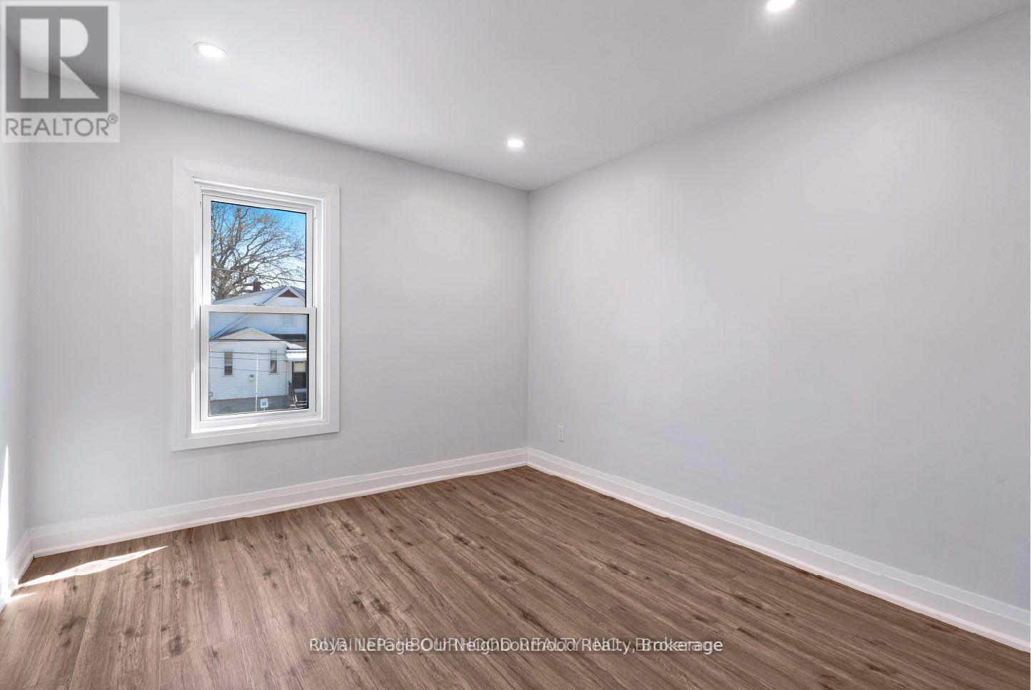 Unit 2 - 5749 Summer Street, Niagara Falls, Ontario  L2G 1M5 - Photo 5 - X13526440