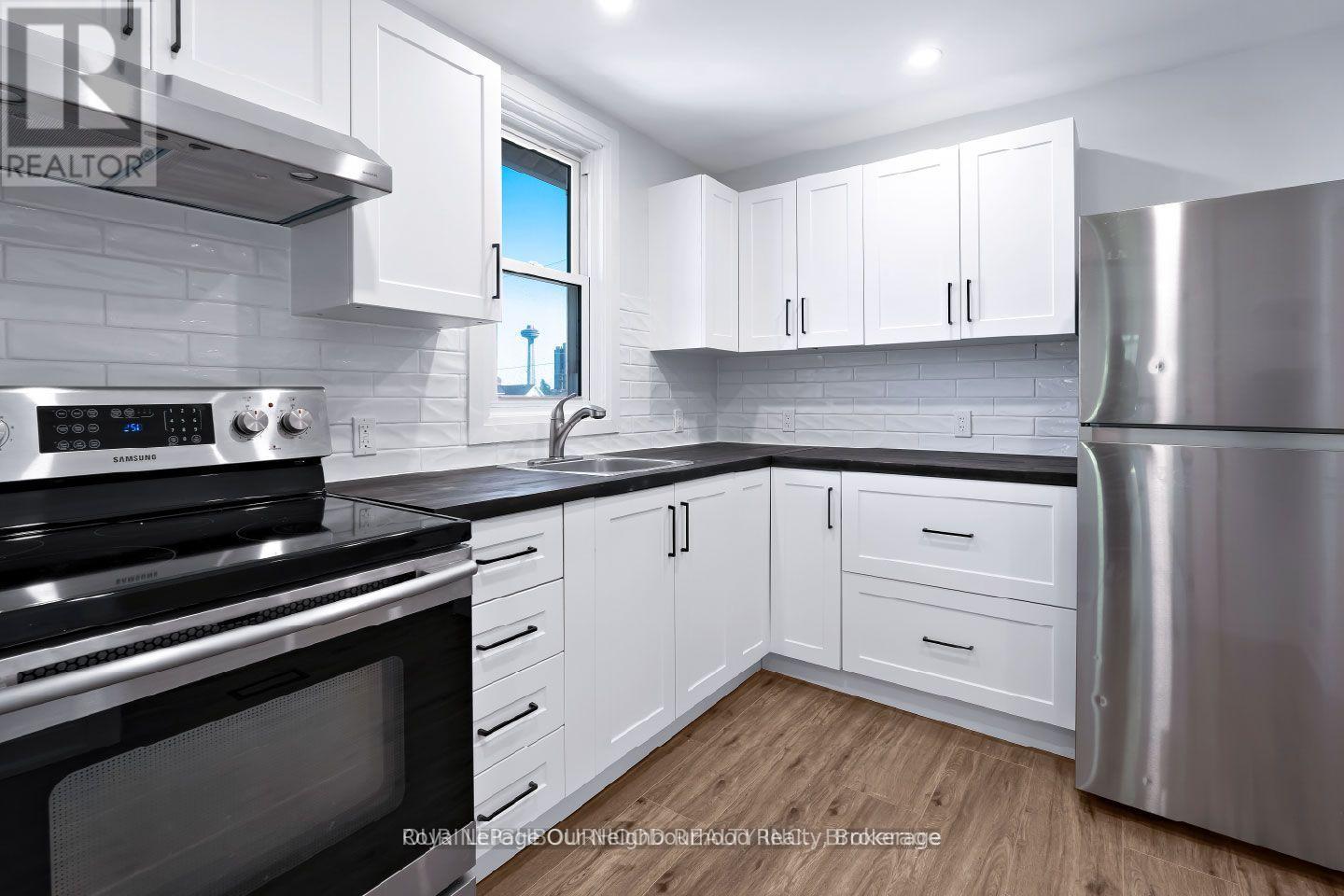 Unit 2 - 5749 Summer Street, Niagara Falls, Ontario  L2G 1M5 - Photo 3 - X13526440