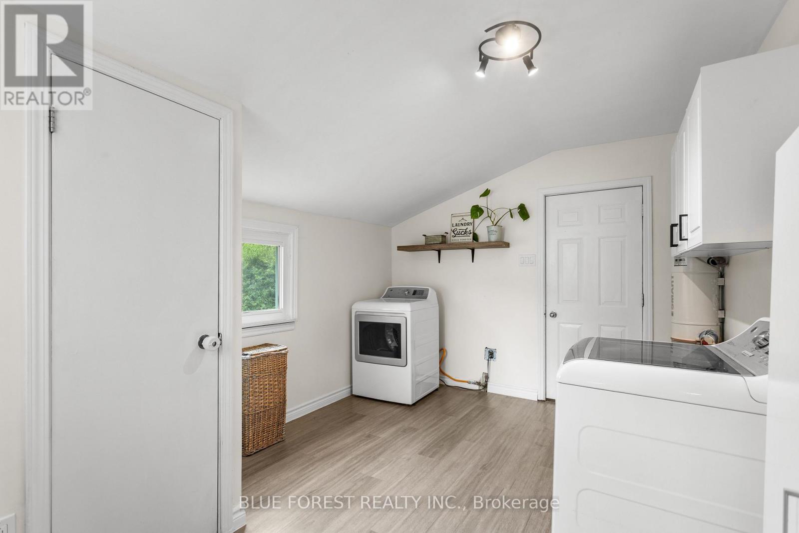 9 Union Street E, Lambton Shores, Ontario  N0M 1B0 - Photo 15 - X13536286